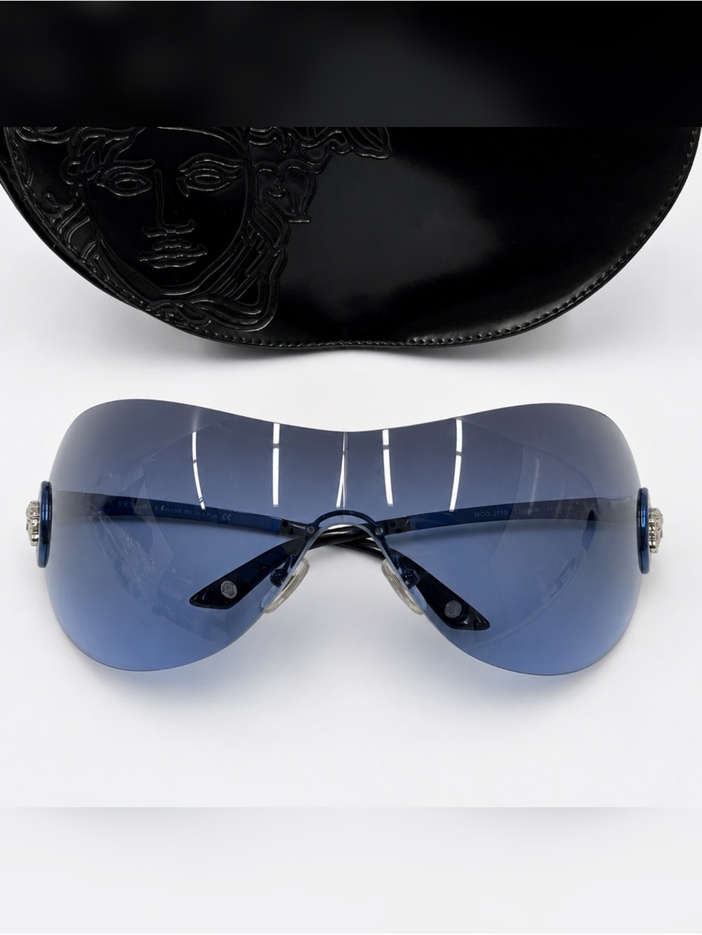 Vintage Versace Blue Rimless Shield Sunglasses in Deep Blue Y2K 2113
